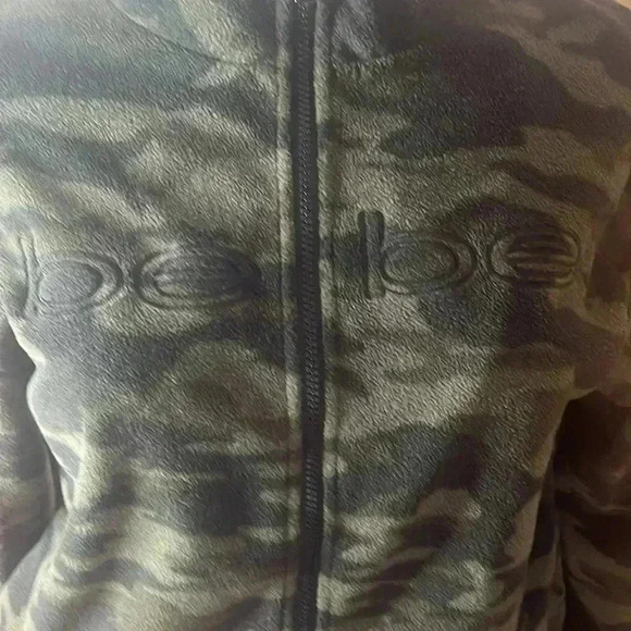 Bebe sport, women size medium, engineering, camouflage, fleece . - Picture 2 of 7